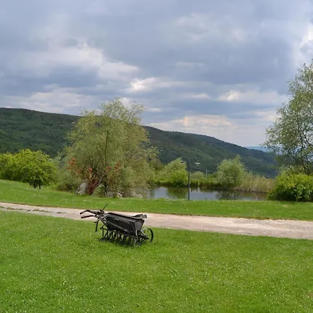 Nature And Genuine Hospitality דירה *